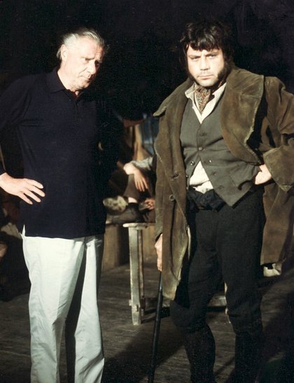 oxley264's tweet image. OLIVER 1968 Behind the scenes
Director Carol Reed  Oliver Reed  Ron Moody  Shani Wallis
Mark Lester Jack Wild
