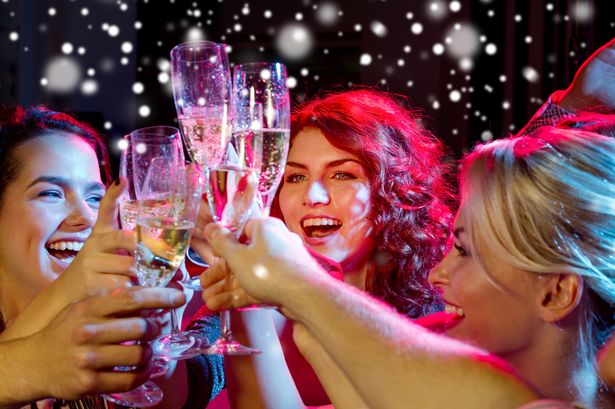 Every occasion leads to Astoria Wine! Our irresistible #Prosecco DOC easily pairs with friends , family and great food. astoriawines.ca/prosecco-doc