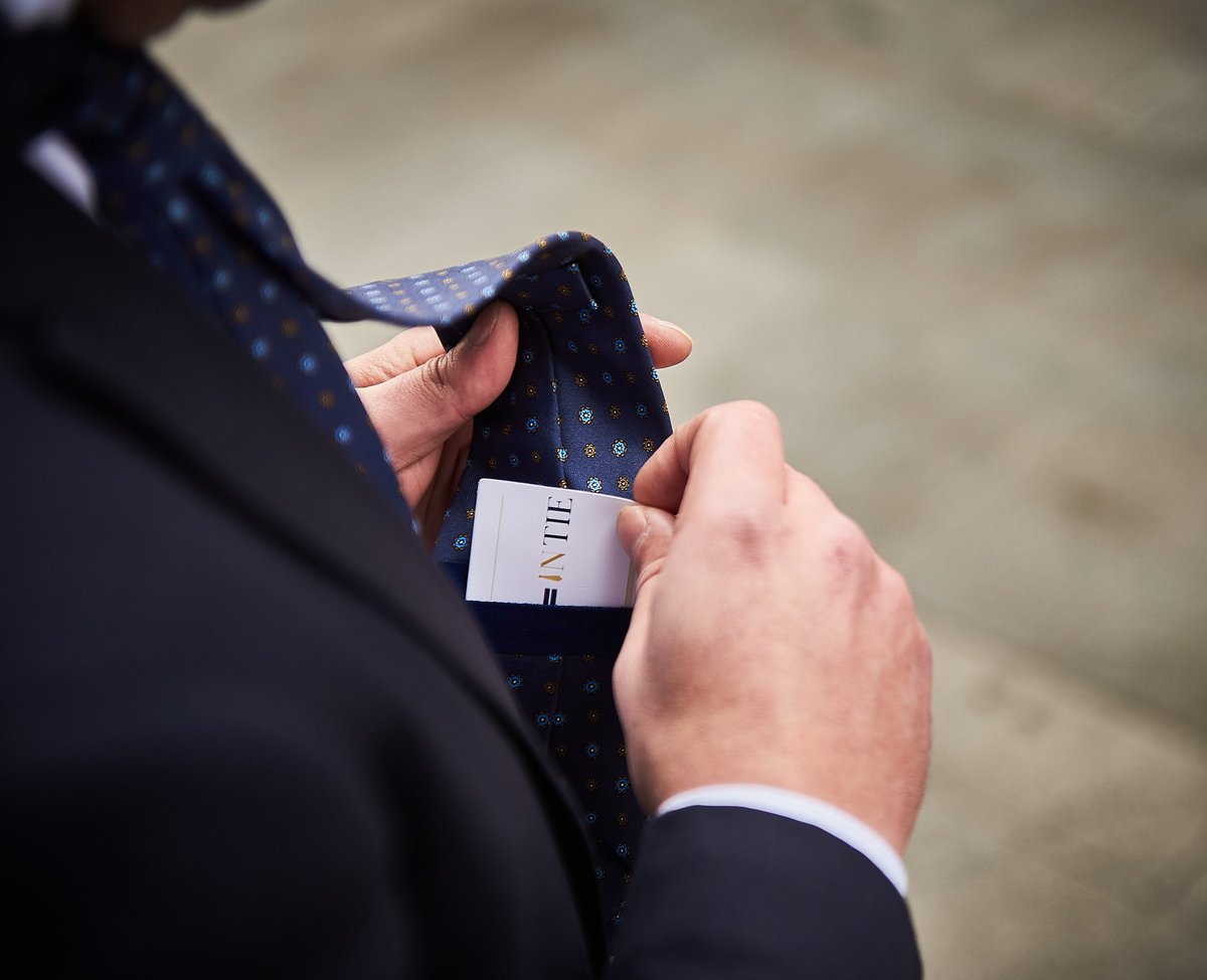 inTie_it's tweet photo. Have you ever thought about leaving your house without your wallet?
Now You can !
#beatiful #Intie #MadeinItaly #Moda #Milano #fashion #gentlemen #menfashion #businessman #lawyer #avvocato #advisor #PromotoreFinanziario #consultant #consulente #realestate #crowdfunding https://t.co/8IDGQ3R1gX
