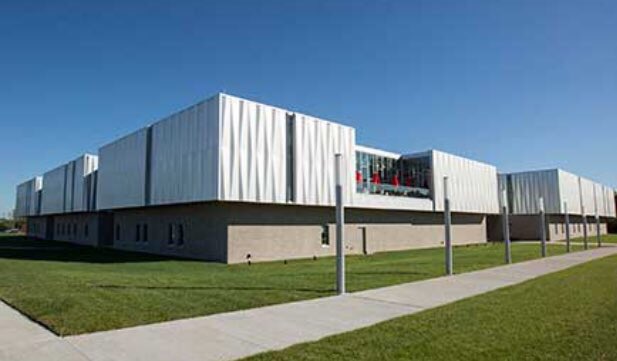 DrChuckAmbrose's tweet photo. #UCM2017 opened the new #MoInnovationCampus in partnership w/ @LSR7 & @MCCKansasCity. This new model cuts the costs to college, time to a degree, with less debt & helps meet talent needs for KC’s future. 2018 will extend that opportunity to more students w/ the #InnovationTrack. https://t.co/MGtzDIIe85