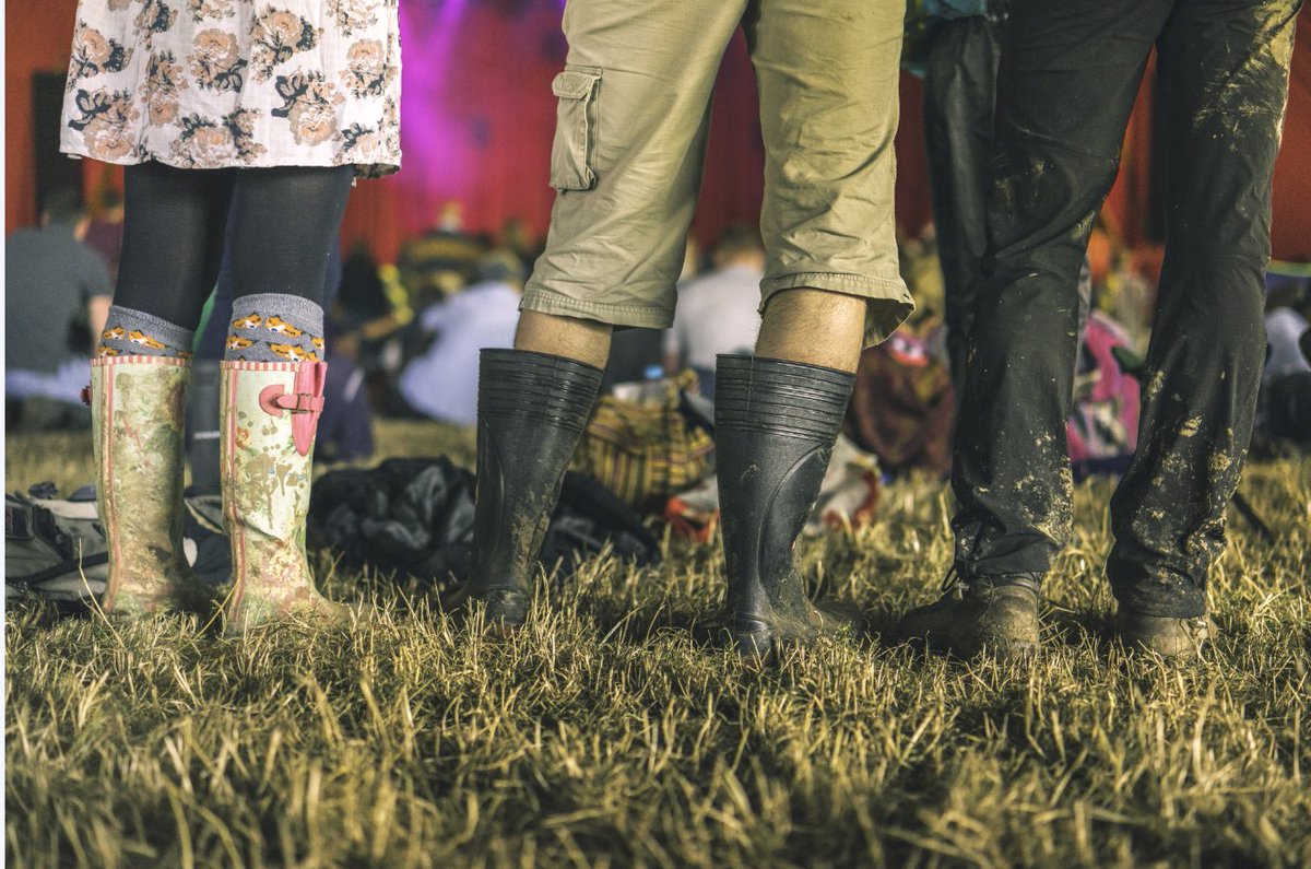 LeicesterRaces's tweet image. Make sure you bring your Wellies tomorrow! And keep a look out on our social Media to see our famous General Manager @Brackonis Facebook live!