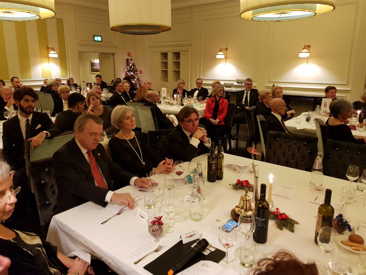 RotaryTrieste's tweet photo. Pillole di una bella serata di Natale a Trieste . Misurata, raffinata, ottima musica , una bella atmosfera rotariana. https://t.co/N1PuzEhOh9