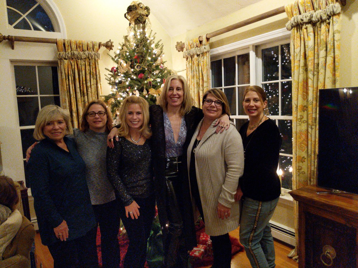 marthajmorgan's tweet photo. #sisters5 #ChristmasDay2017 #Blessings #FamilyFirst #4generationsstrong #southboroughma #5 #AdoptDontShop #Love #gratitude #Abundance #Surprise #🎄🎅🙏🙏 #babyeden 👼😘 https://t.co/ATe0qWo6od