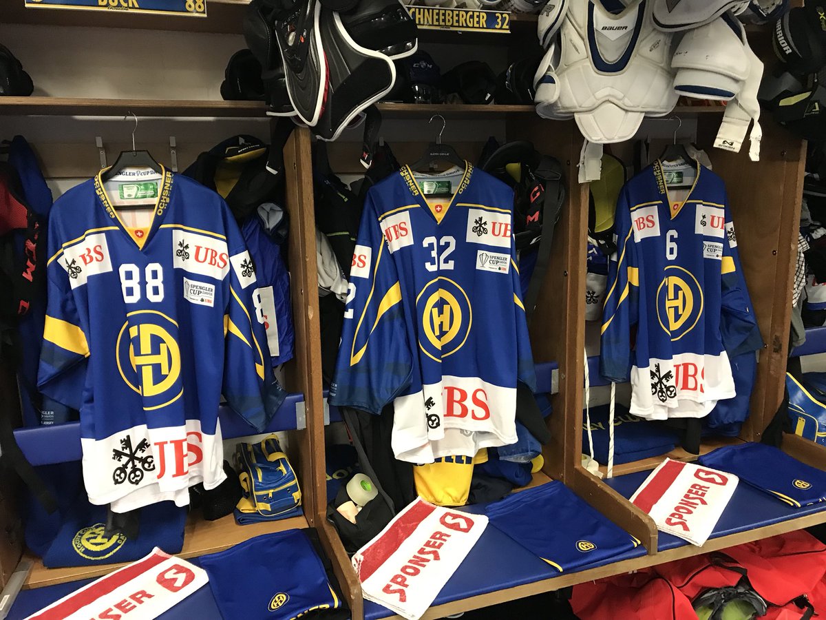 HCD_offiziell's tweet photo. Garderobe ready #HCDMHK #SpenglerCup https://t.co/M5Eq3H7mvk
