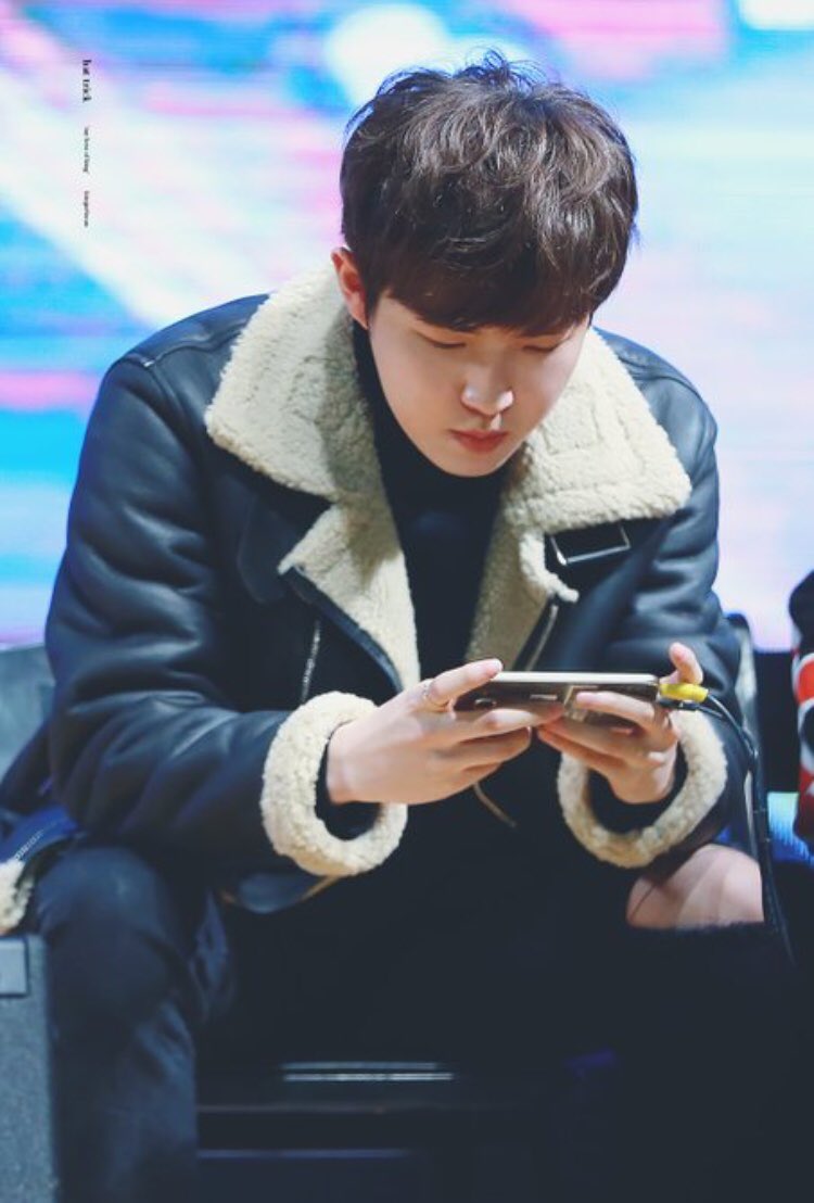 199xKIM's tweet photo. แฟน เป็นแฟนเท่านั้น!!! https://t.co/970hrzFYZg