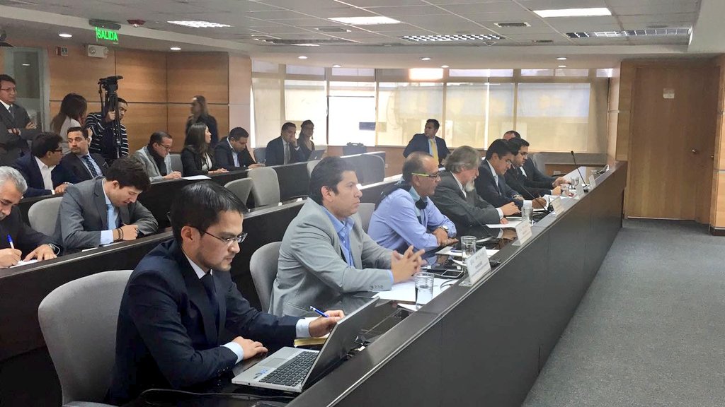 cut_guayas's tweet photo. Nuestros Líderes, @ChicaViteri y @GomezlRichard, presentes como representantes principales del sector trabajador en la sesión del Consejo Nacional de Trabajo y Salario, tratando el incremento del SBU 2018. @MinTrabajoEc @raulclementelh  #Salarios2018 https://t.co/hHnQml01ug