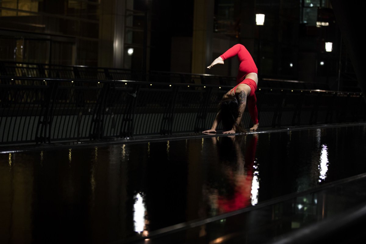 catalystactive's tweet image. 2018 intention: being alive. Yogini: Melissa Zelaya. Photography: Elad Itzkin