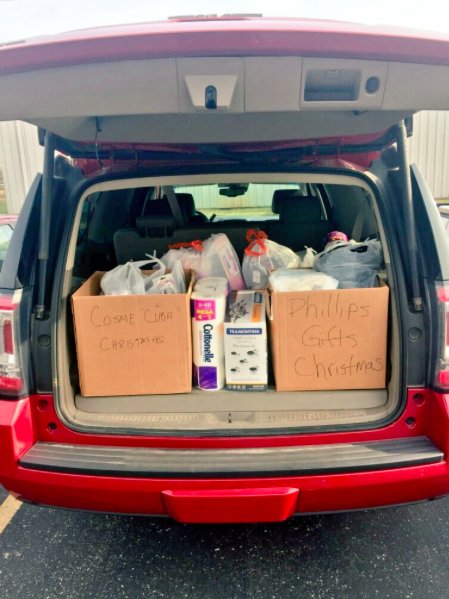 issco_inc's tweet photo. Giving back to the #KansasCity community! #HolidayGiving #ISSCOGivesBack @pfhorg https://t.co/28C2Zs1hbL https://t.co/aERfAQ5hLK