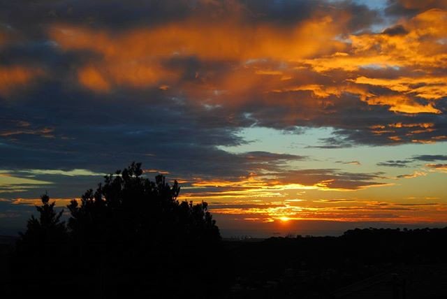 BigAlAdventures's tweet photo. Reposting @el_despotricador_anhedonico:
#sunset #sunrise #sun #TFLers #pretty #beautiful #red #orange #pink #sky #skyporn #cloudporn #nature https://t.co/XPkXdwfOLU