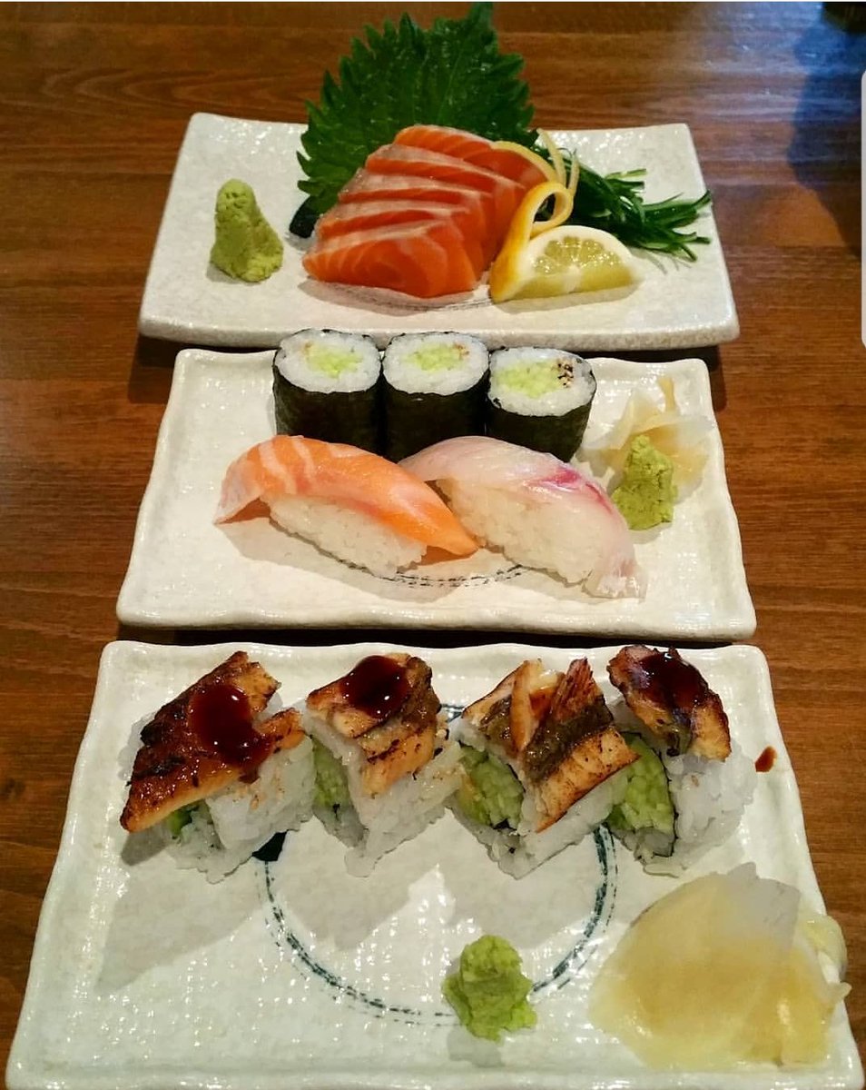 EtsuRestaurant's tweet photo. Looking for something different to eat that is not Turkey or Chocolate? Well you know where we are! 😀
#TurkeyFreeZone #Sushi #SushiLover #SushiFeast #SushiChef #SushiSkills #DeliciouslyLight #DeliciouslyHealthy #JustDelicious #AuthenticJapaneseFood https://t.co/PNUkNuA0AB