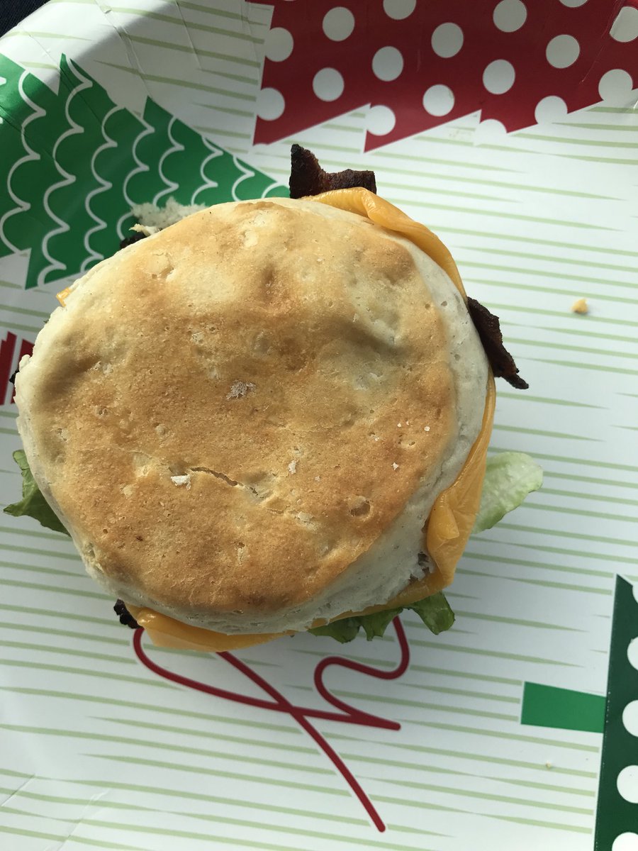 afleckie's tweet photo. move over, McDonald’s. #ChefDee https://t.co/w2D9IJR1gu