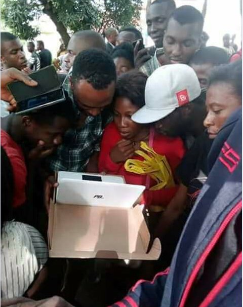 ngwajerry1's tweet photo. #PicOfTheDay
This is how #Bali people reacted when they saw a #mirror for the first time brought by #Zingraff https://t.co/rjttYbWOJY