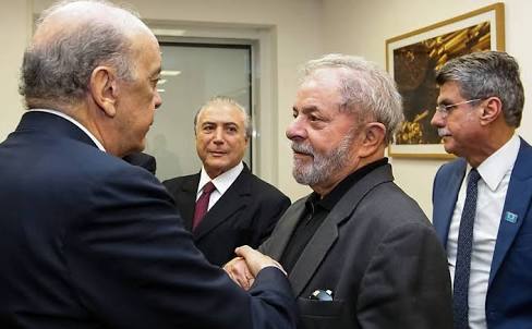 BrasilLmeu's tweet photo. @MichelTemer tenta de toda forma provar ser um bom presidente, porém não deixa dúvidas que é só um Vice do PT, libera criminosos quando as famílias comemoram o nascimento de Cristo, Cristo que teve sentença de morte decretada com a soltura de um Ladrão, Barrabás. #InsultoDeNatal https://t.co/mLMWET9pLD