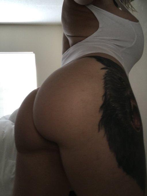 #happyhumpday #bootygains 🍑 https://t.co/uG4o8adVwl<a href="/tag/happyhumpday"class="tags">#happyhumpday</a><a href="/tag/bootygains"class="tags">#bootygains</a>