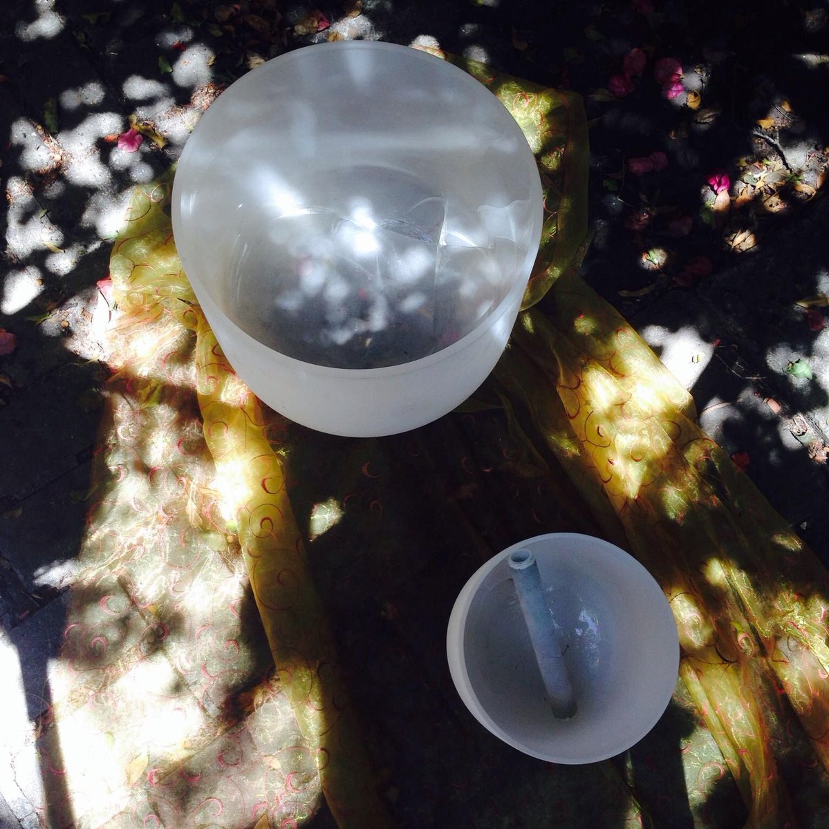 Oceanacuob's tweet photo. Sound Healing Thursdays from 7-8pm. Only $35 (includes full treatment of acupuncture &amp; sound healing) or included with Add-on packages. We suggest arriving a few minutes early to find a spot #soundhealing #community #acupuncture #healing #relax #oceanbeach https://t.co/9WqAUP66zR https://t.co/TbNLWOzoxx