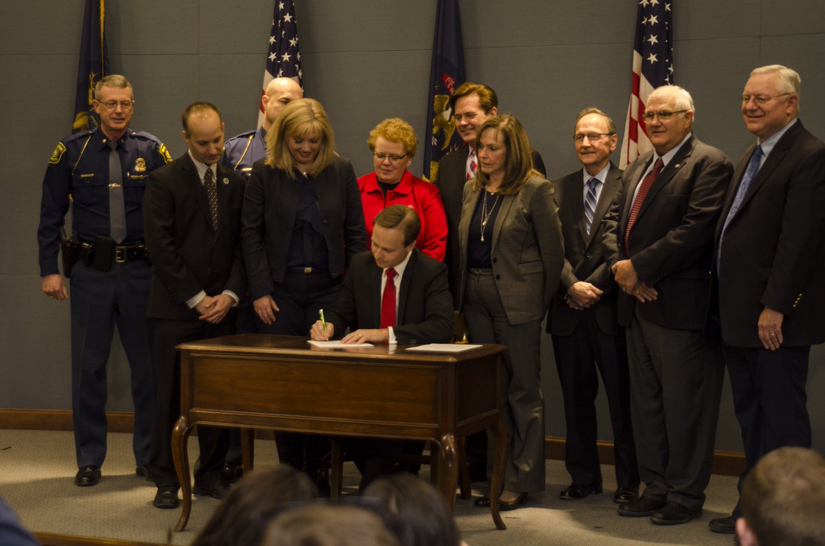 onetoughnerd's tweet photo. I appreciate @LtGovCalley's hard work addressing our state's opioid epidemic. https://t.co/DQMjrMIlFM https://t.co/eZmQ4mvdEE