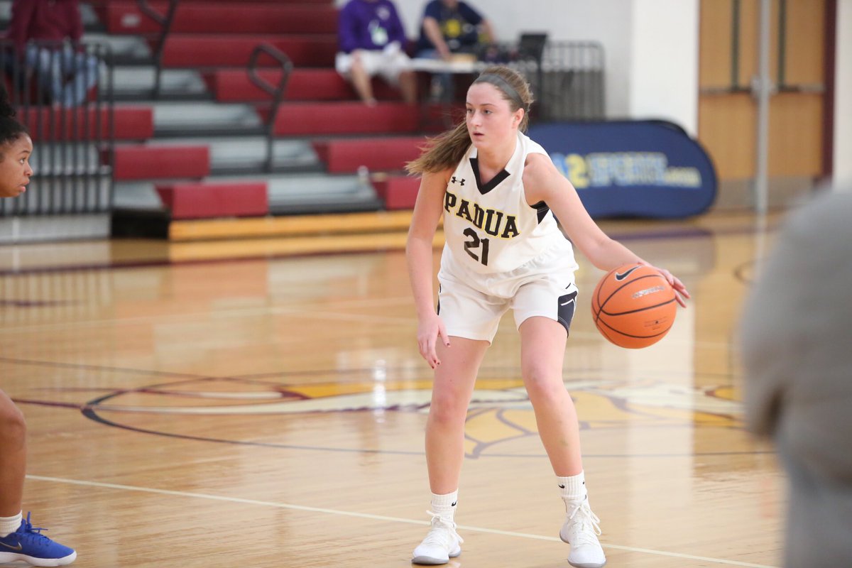 NYGHoops's tweet photo. Unsigned Senior Bella Julian 5'10 G @PandasSports five 3's in the first half  vs St JosepHS HS (NY) @DSCClassic 

@BlueStarMedia1 https://t.co/p9ny3Z2RBq