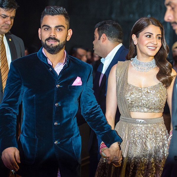  @AnushkaSharma &  @imVkohli while arriving at their reception last night   #VirushkaReception  #Virushka