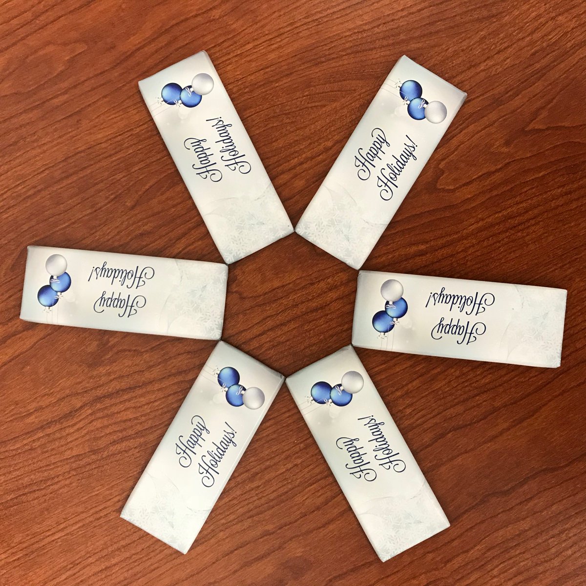LaureltreePromo's tweet photo. #CustomChocolates make a delicious #promogift anytime of the year and people love them! We only use the finest #BelgianChocolate. Also comes in chocolate assortment bars, cookies with chocolate layers, and even a 2 lb. executive bar!
#promotionalproducts #branding #marketing https://t.co/FMO11NJbe8