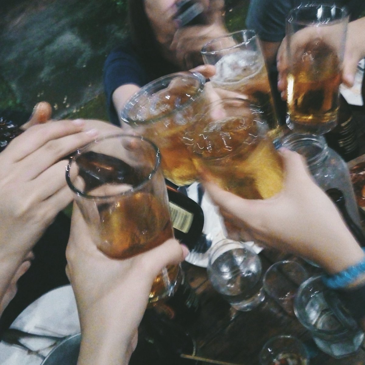 rysangelica's tweet photo. catching up with these ppl 🍺🍴🍕☕ #hsloves ✨💖 https://t.co/7LIGzAltFu