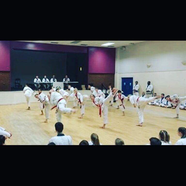 purerandomness2's tweet photo. Martial arts https://t.co/ZjXZvXTryY