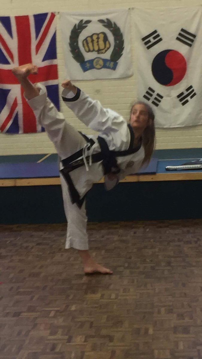 purerandomness2's tweet photo. Martial arts https://t.co/ZjXZvXTryY