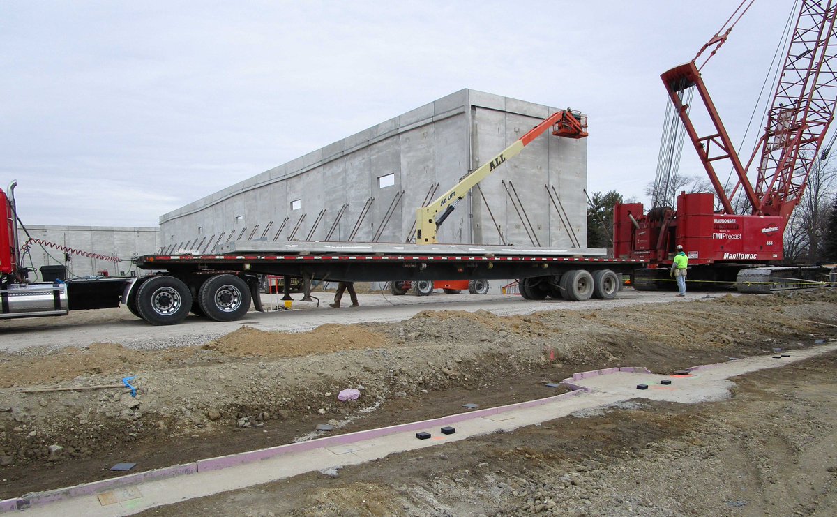 MissnerGroup's tweet photo. Precast has begun at our #industrial spec building in #Wheeling! @wheelingilgov https://t.co/wCS3YgSIjy