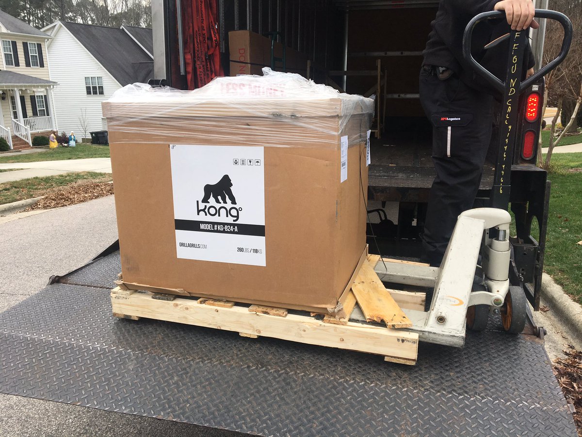 regskinner's tweet photo. Want to see a man do a happy dance? Got a delivery from @GrillaGrills today #MeatForDinner #CaveManDiet #Kong https://t.co/qG661oFhLk