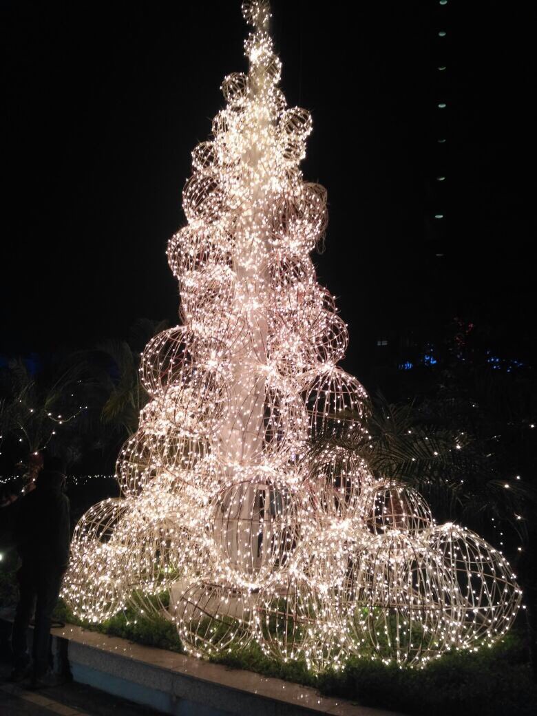 ranachetia1's tweet photo. A #Christmas of #lifetime. #PURPOSE and #GivingBack to the #society. #ChristmasTree of 300+ toys for #Donation to the #orphans needs #lovencare. https://t.co/ypE8koniYi
