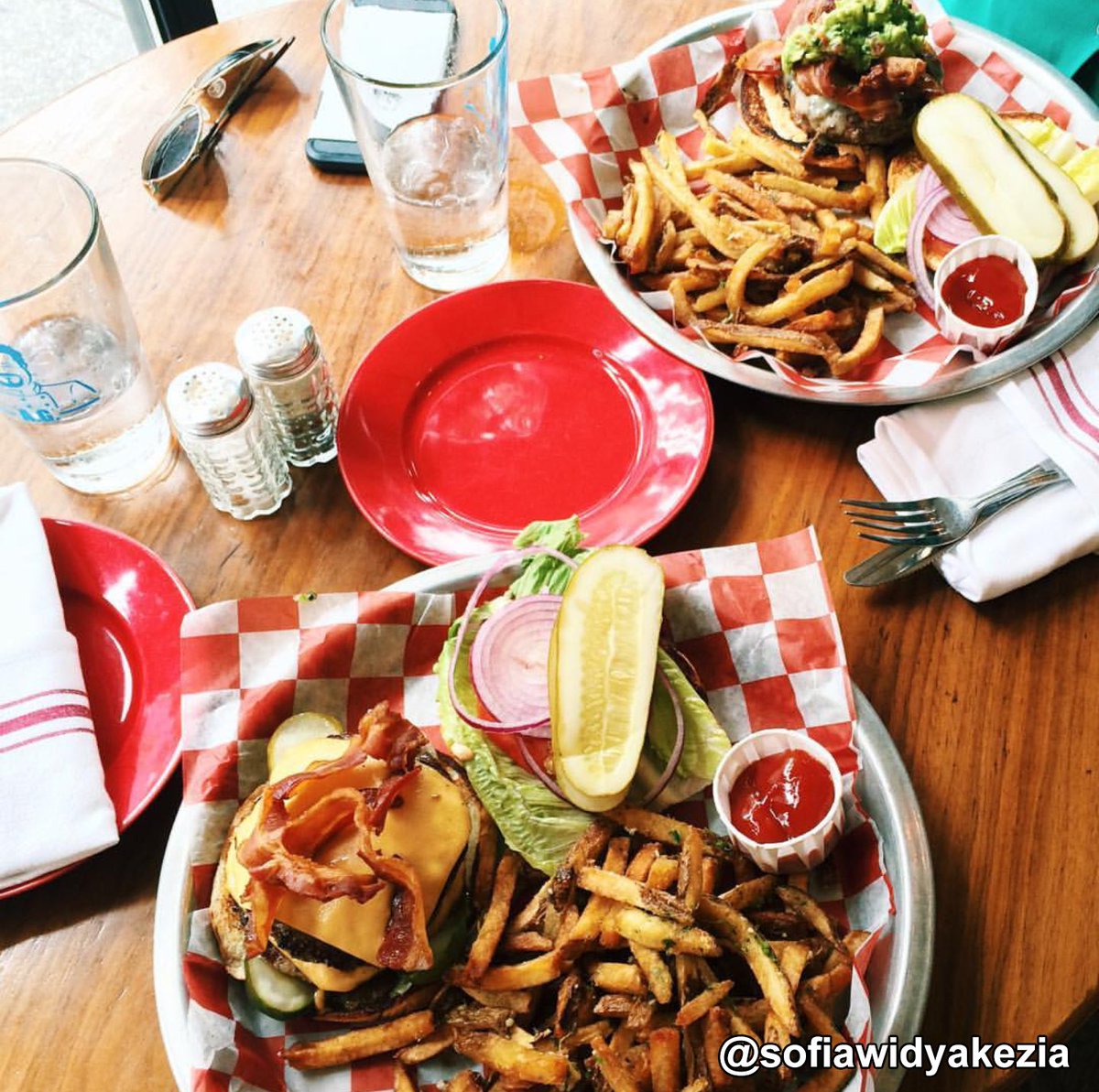 “My go to neighborhood restaurant; AG has some of the best burgers in the city, delicious salads, potent margaritas, and lovely staff.” – Tony B. on Yelp #AGKitchen

We’re on the corner of Columbus Ave and W 73rd St. 
269 Columbus Ave. New York 
(212) 873-9400