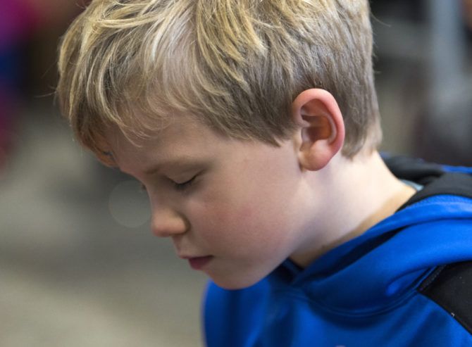thecolumbian's tweet photo. A brain break: Students learn, practice mindfulness https://t.co/JssEjUHsjX @evergreenps #schools https://t.co/Jm68zfQj3f