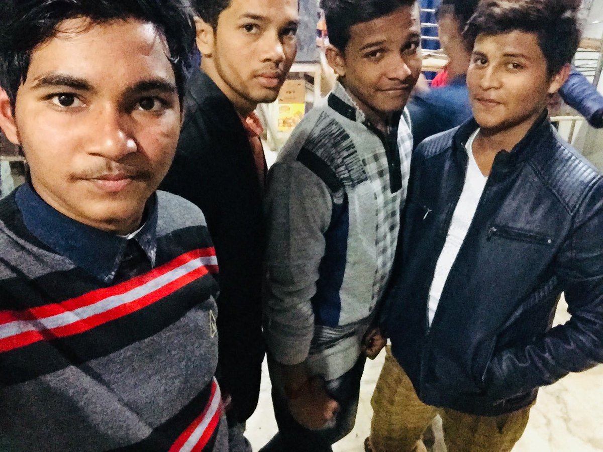 ZoneRoyal's tweet photo. Enjoying #Yash_Shukla_Birthday

Regards,
Royal Zone Team✌️ https://t.co/USf5P8LJhA