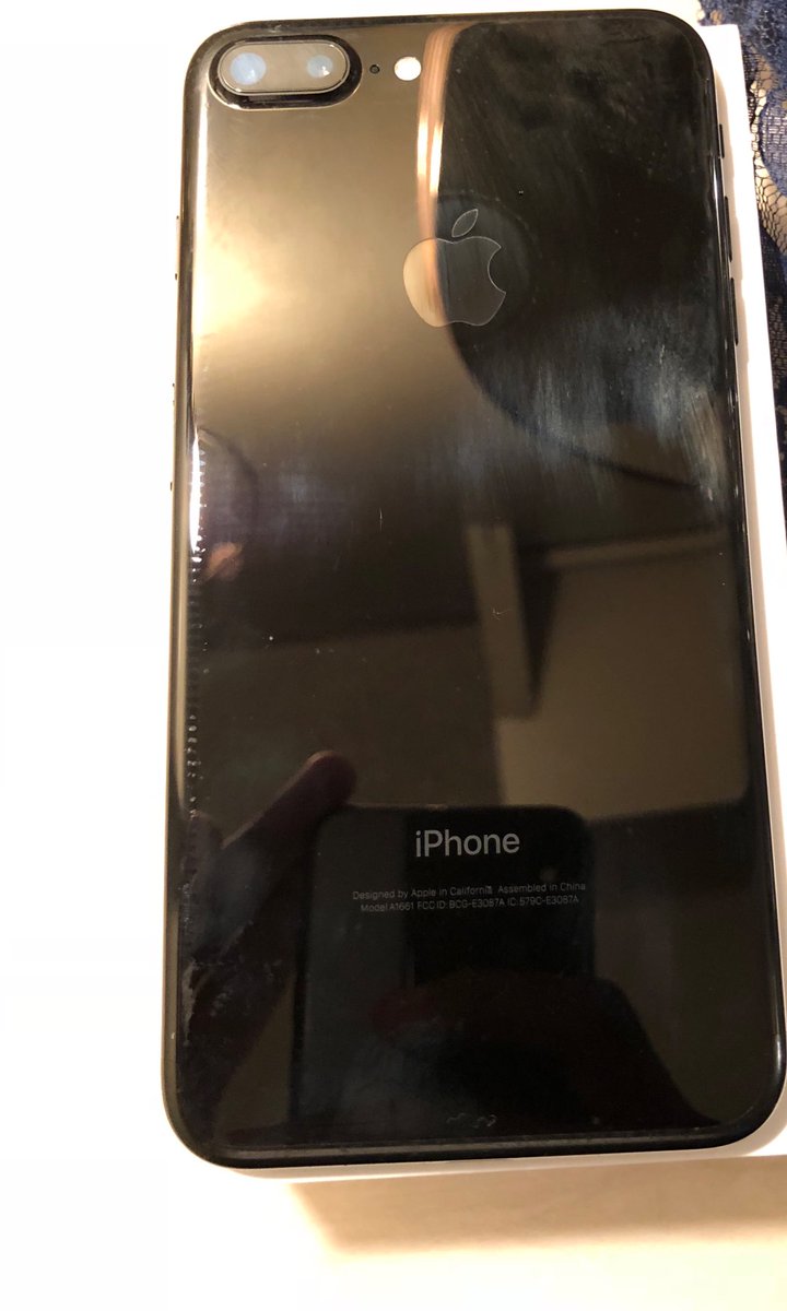 FlyKnitPapi86's tweet photo. @Chasin_Mula happy holidays man. You know anyone looking to buy an iPhone 7 Plus 256GB AT&amp;T $650 https://t.co/bPvdRkcGTF