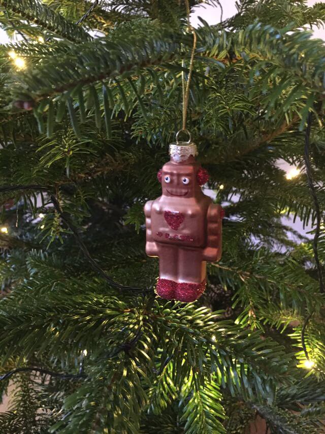 nicRother's tweet photo. #robot in the #fir https://t.co/Gl52sLzJQl