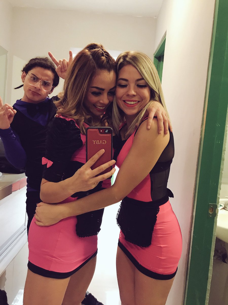 gabyramiirezz's tweet photo. Feliz cumpleaños amiga 😍🙌🏻💓sabes que te adoro mucho mucho. @werasosa https://t.co/MCIqoEklH2