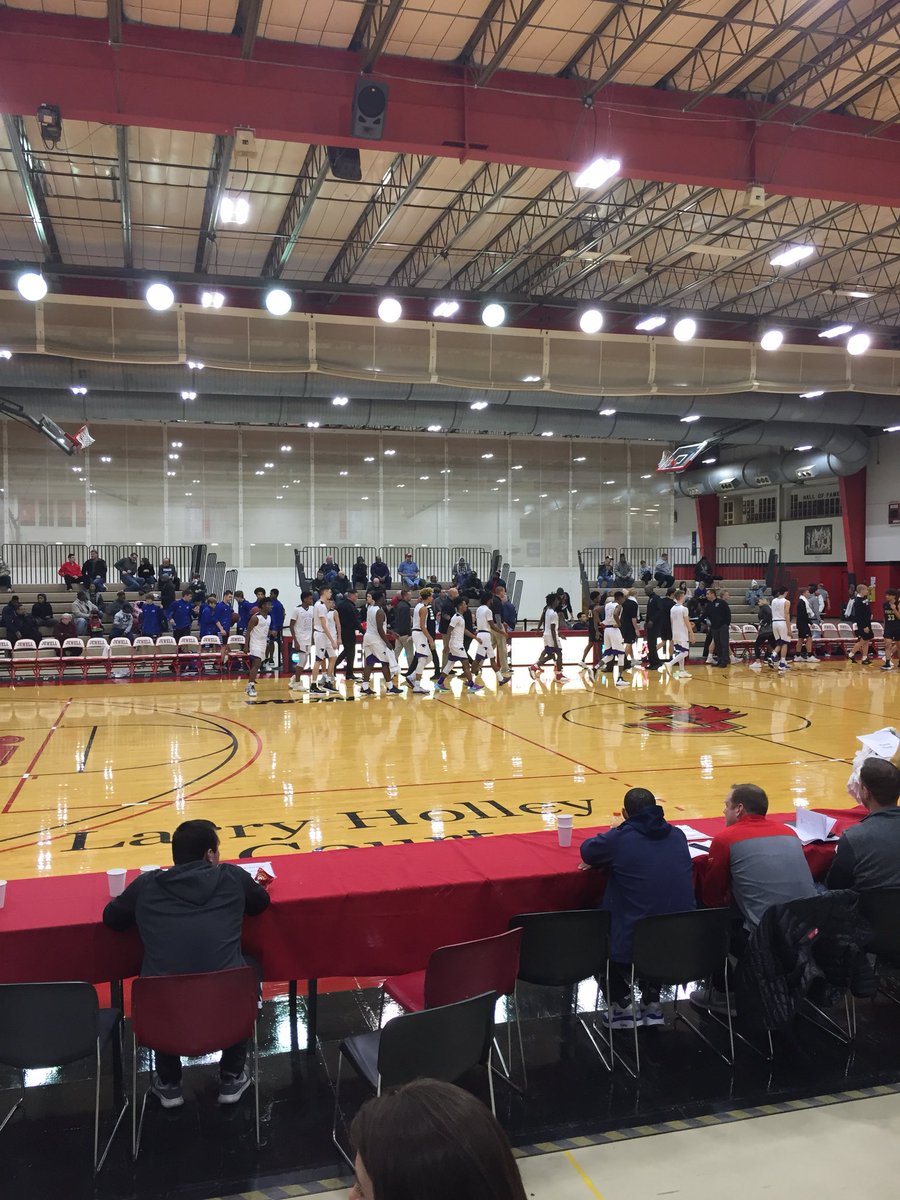 LSHSAthletics's tweet image. HUGE 61-57 win over Park Hill South for @LSTigerbball #defensiveEFFORT #clutch