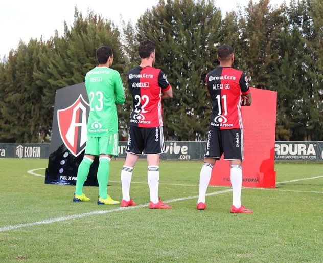 ashleygme's tweet photo. Rojinegros!! Como se sientes al respecto? Toselli, Henríquez y Alexi  Gómez https://t.co/8gykIHEVlr