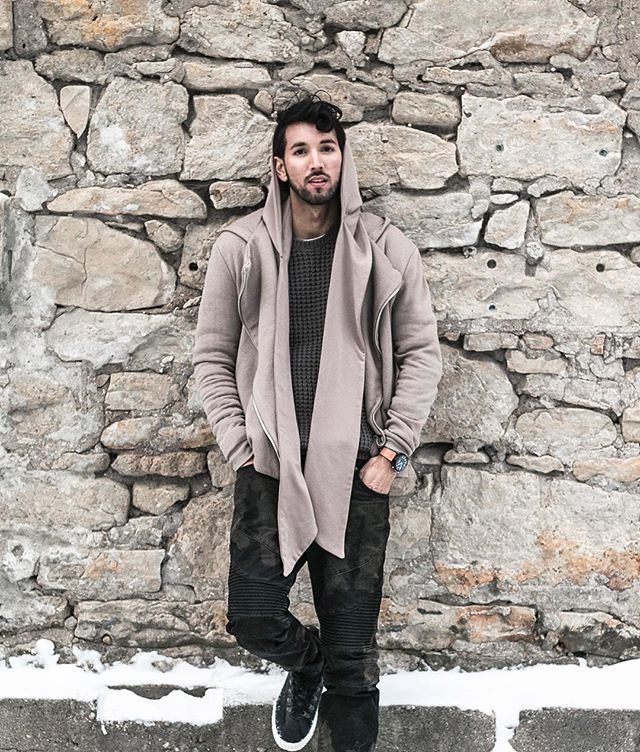 Featuring <a href="/BobbyRaffin/">Bobby Raffin</a> " 🙌🏽❄️Loving this camo and moto combo from <a href="/stitchsofficial/">Stitch's Jeans</a>. Really got me feelin' the rustic vibes 💥🍂" Photographed by: <a href="/MylesSexton/">Myles Sexton</a> #StitchsJeans