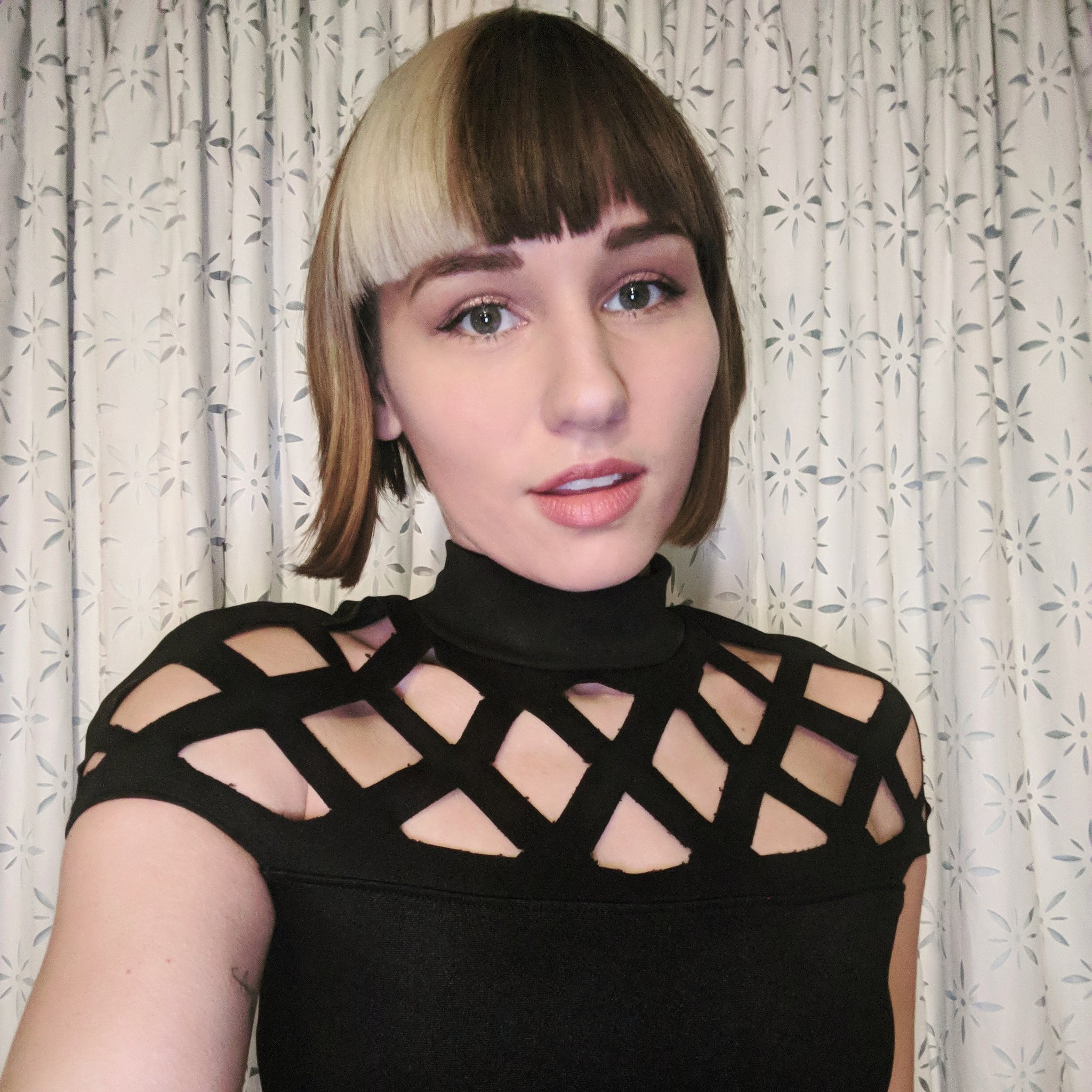 Reed Amber on Twitter: "Hope you're all celebrating adequately 🥂🎉🎀 Much love 😘…