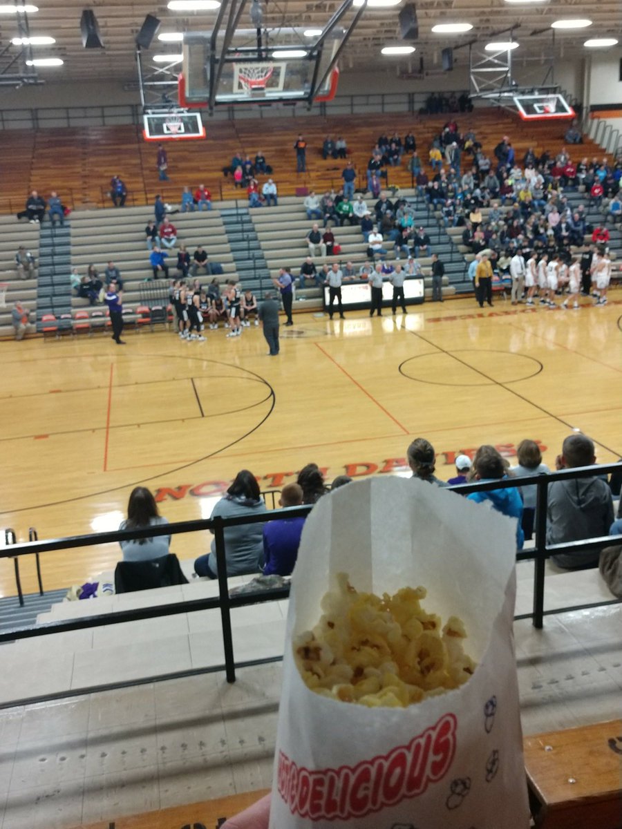ashleyshurtz's tweet photo. Different state, same story...corn and basketball, a winning combination! #GPBClassic #BagNumber1 https://t.co/tgLjNpWmbJ