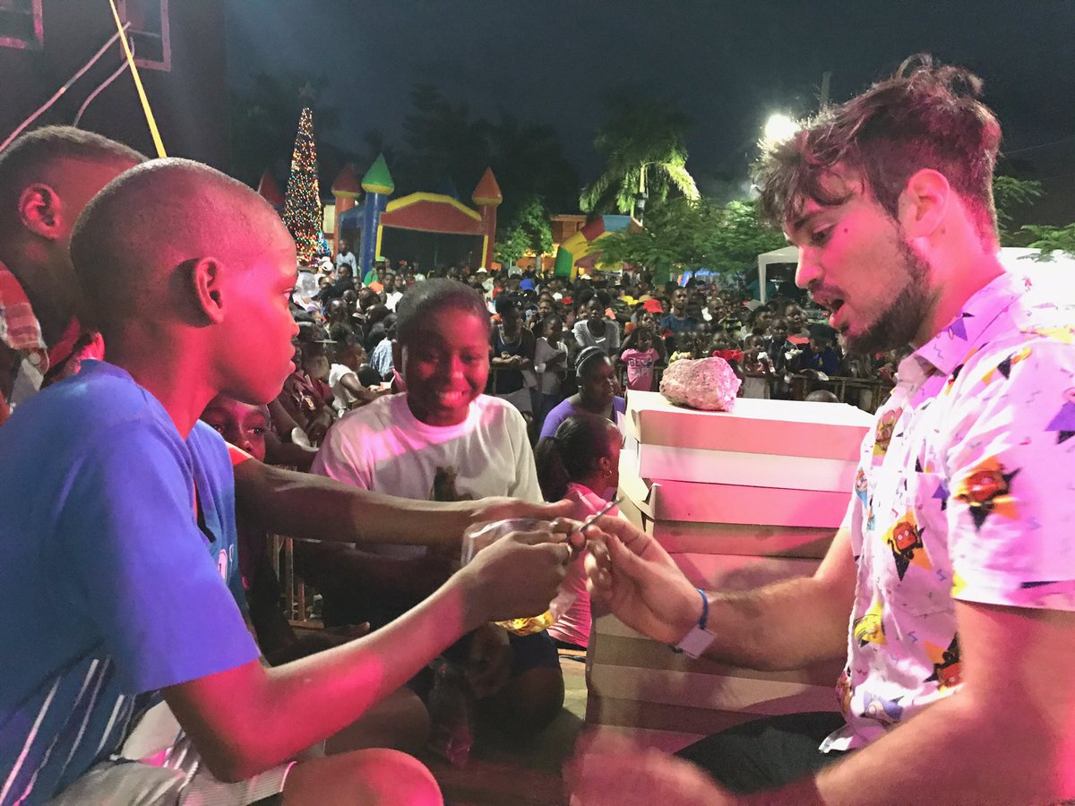 aMATTHEWSmagic's tweet photo. Loving Jamaica! I'm having a blast touring the island!! https://t.co/FPJPPr6Wp5