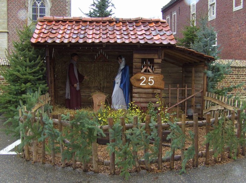 PasarBoutersem's tweet photo. Jonge gezin uit Nazareth, wonende in kerststal van #Roosbeek #Boutersem, is op zoek naar hun pasgeboren zoon. Wij verzoeken de dader om kindje Jezus zo snel mogelijk terug in de kribbe te zetten. Personen die meer weten, gelieve contact op te nemen met Kerkraad Roosbeek. https://t.co/2VacXpuLJq
