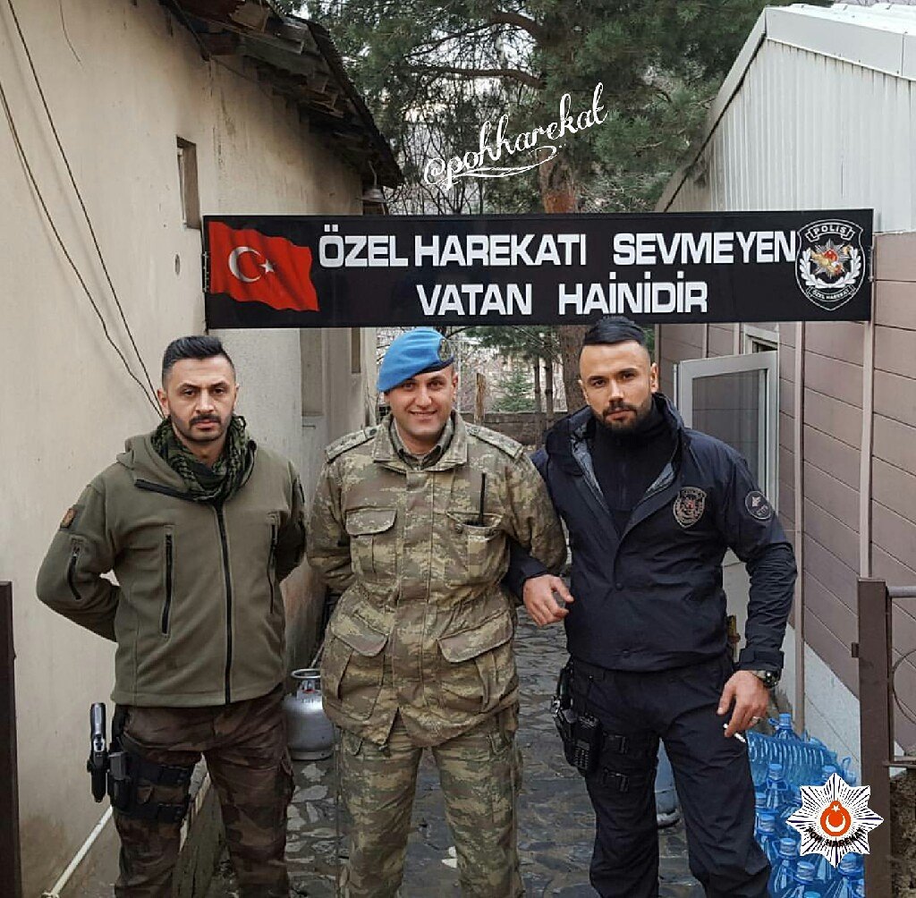 poh_harekat's tweet photo. SEVMEYEN VATAN HAİNİDİR.. #pöh #yuzbasi #yesilbere #mavibere #poh #ölüm https://t.co/aoT1R9k0MX