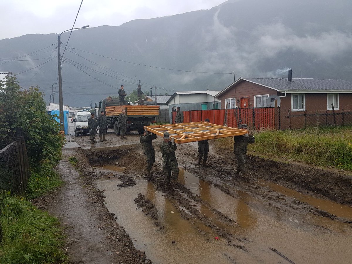 gprovaysen's tweet photo. Gobernación Provincial de Aysén entrega vivienda de emergencia. Agradecemos el trabajo mancomunado entre @conaf_minagri @Ejercito_Chile y @goreaysen que permiten otorgar este importante apoyo a una familia de escasos recursos en Puerto Aysén. https://t.co/tV7611bnDO