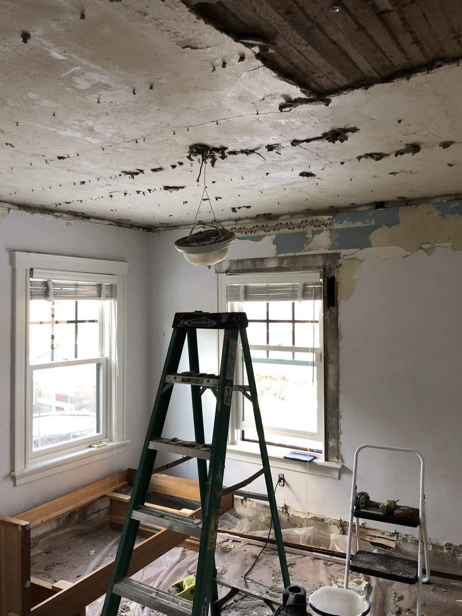 marknic's tweet image. Home ownership is overrated. 😱 #waterdamage #indoorplumbingschenanigans