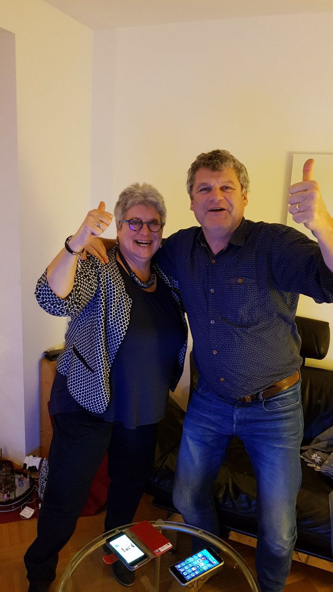 jevdijke's tweet photo. @NPORadio2 zo vader, zo buurvrouw! #Top2000 #derdekerstdag https://t.co/9L70bdNQiv