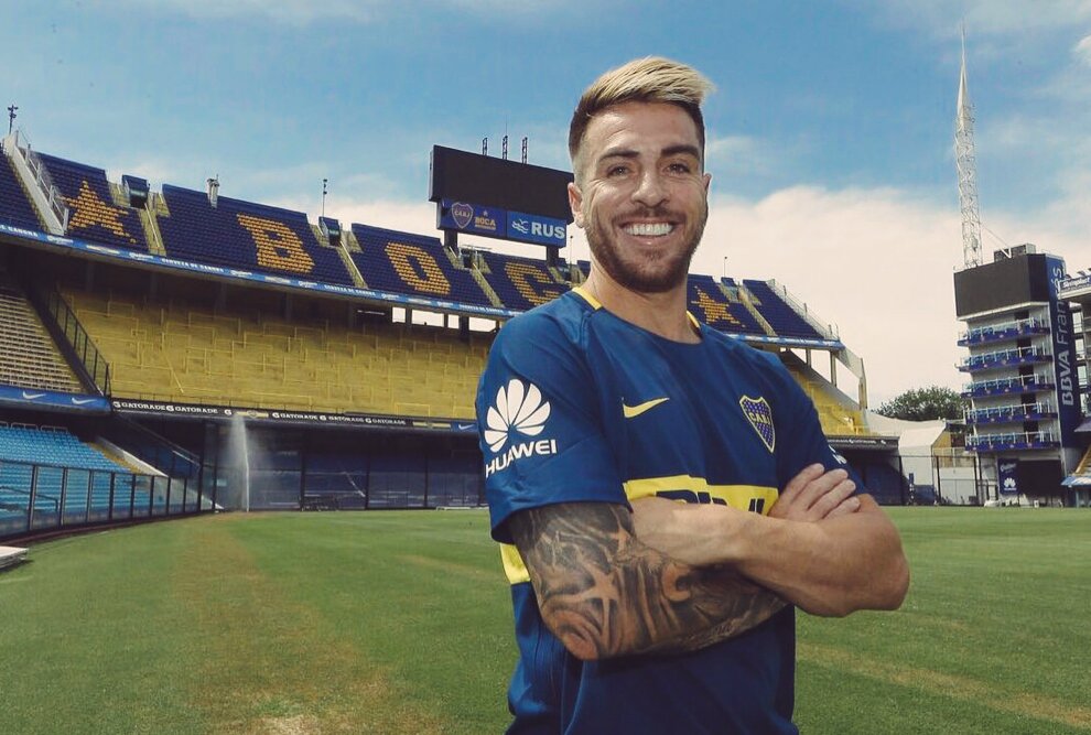 blanco_nicolas7's tweet photo. PARA VOS CUERVO PELOTUDO. MIRA QUE BIEN LE QUEDA, MIRA LO FELIZ QUE ES CON ESA CAMISETA. LLOREN HIJOS DE PUTAS https://t.co/Ufw0ZZC3Gm