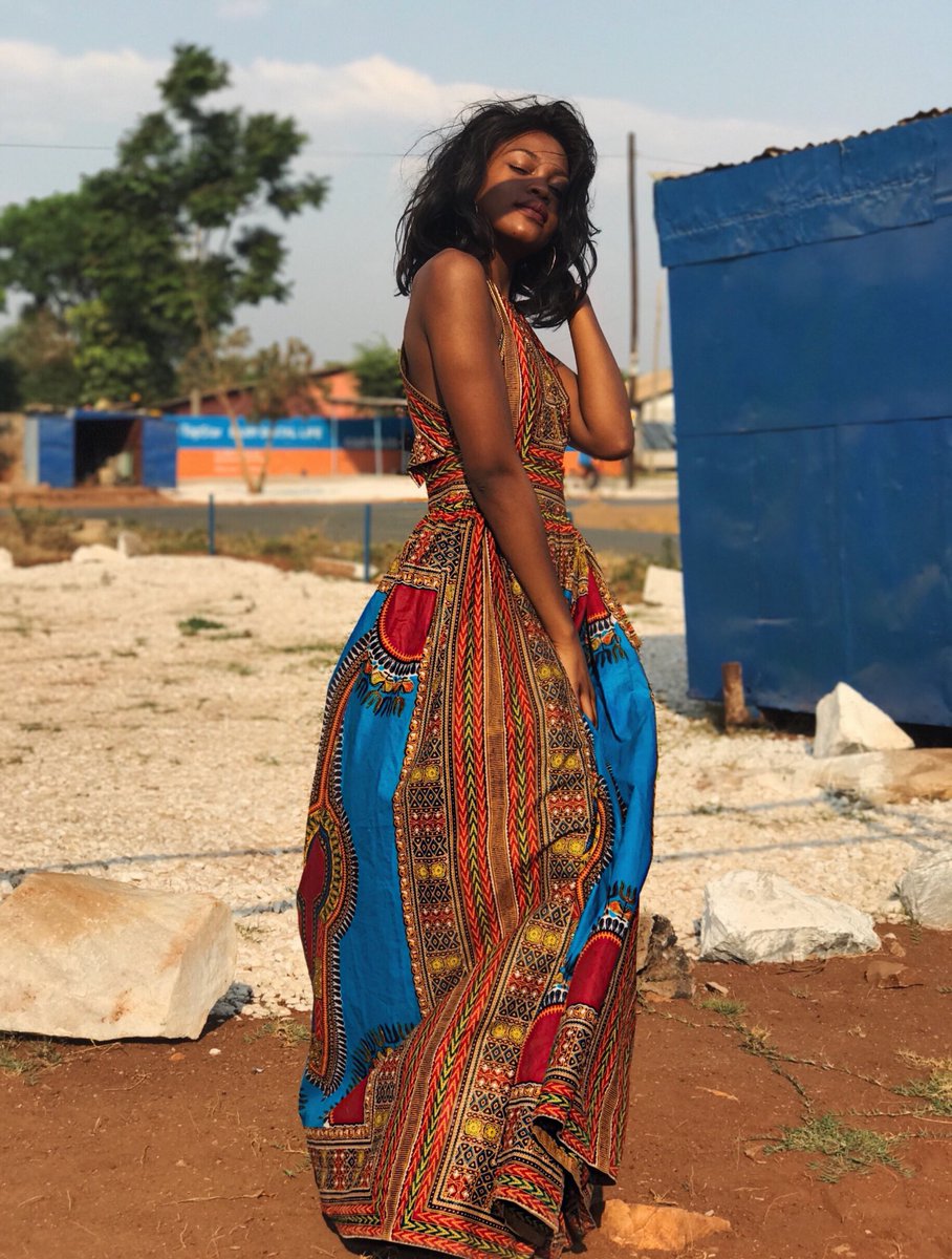 TaskiMushwana_'s tweet photo. Me at #AfropunkJoBurg with Solange there vs how I'm gonna be now https://t.co/0aF8OIAE11