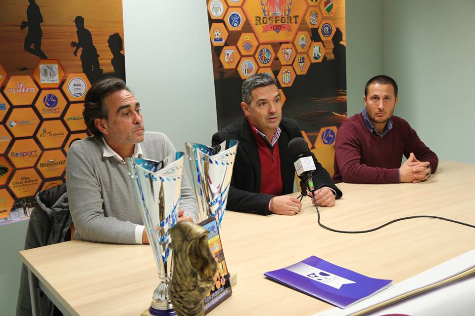 Mañana hay <a href="/dcac_lafm/">De Costa a Costa</a> y abrimos la mañana con <a href="/JA_DelgadoRamos/">Juan Antonio Delgado</a> @ahorapodemos, pero también estaremos en @ccelpaseo, <a href="/ElPuerto/">Ayuntamiento de El Puerto de Santa María</a>, @RotaAyto <a href="/Rosport1/">Rosport</a> y <a href="/ArcosCiudad/">AyuntamientodeArcos</a>. ¡Penúltimo programa del año! En laFM --->