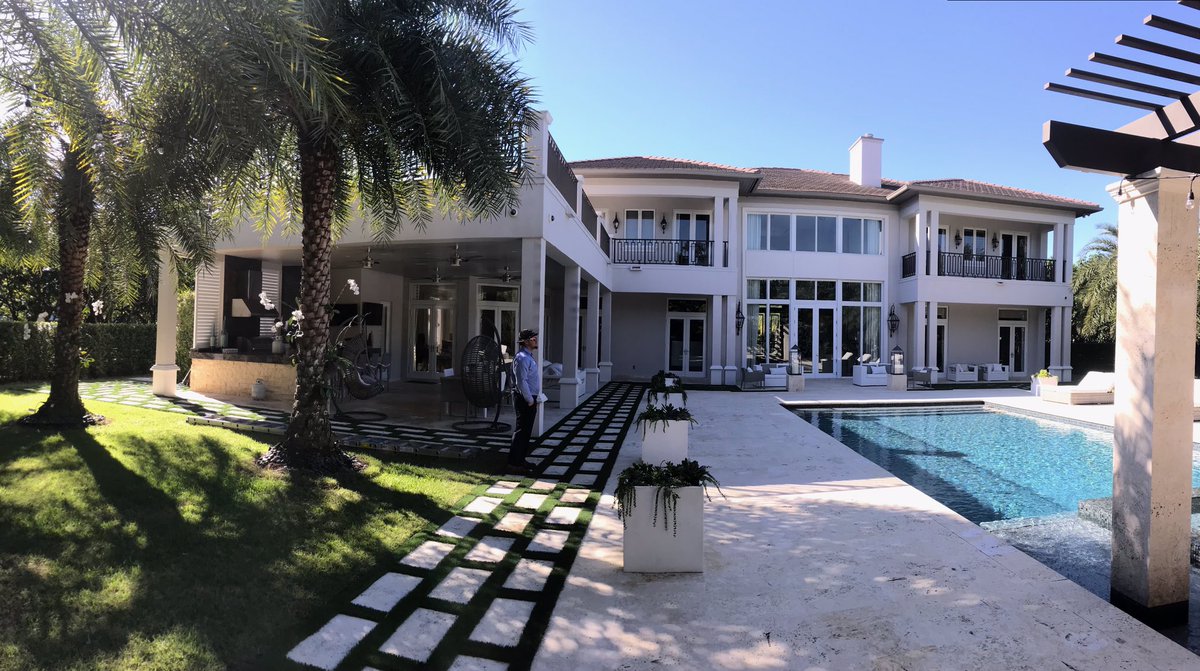 RomeroRoofing67's tweet photo. In need of a New Roof, Reroof's, or Roof repair? Contact M.Romeros and we'll be more then happy to take take care of you. (305) 388-3704 #mromeroroofing #roofinglife #miamiroofing #onlythebest https://t.co/C6rnufR1JA